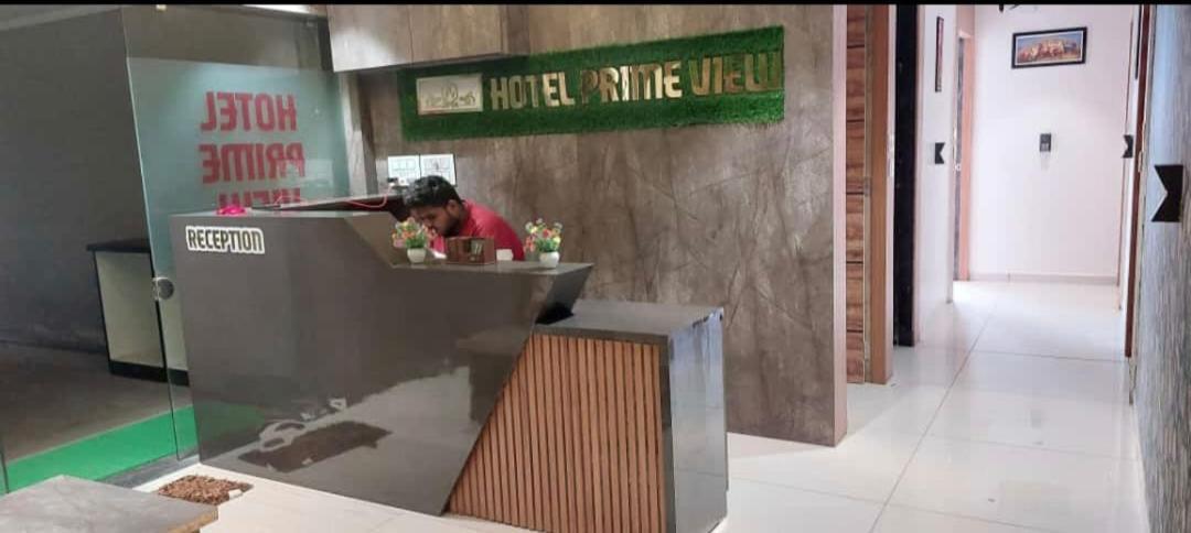 Prime View Hotel Ahmedabad Buitenkant foto