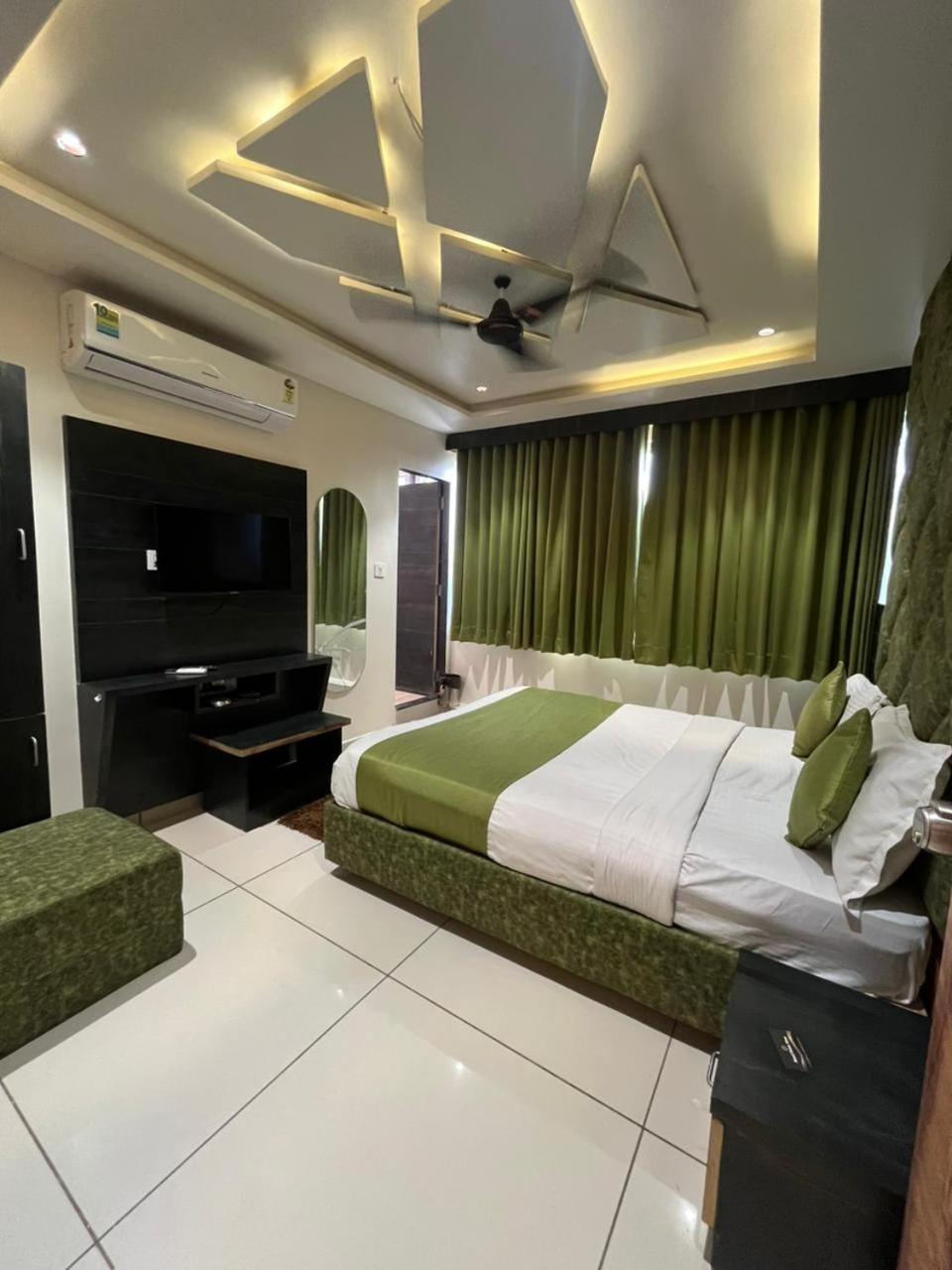 Prime View Hotel Ahmedabad Kamer foto
